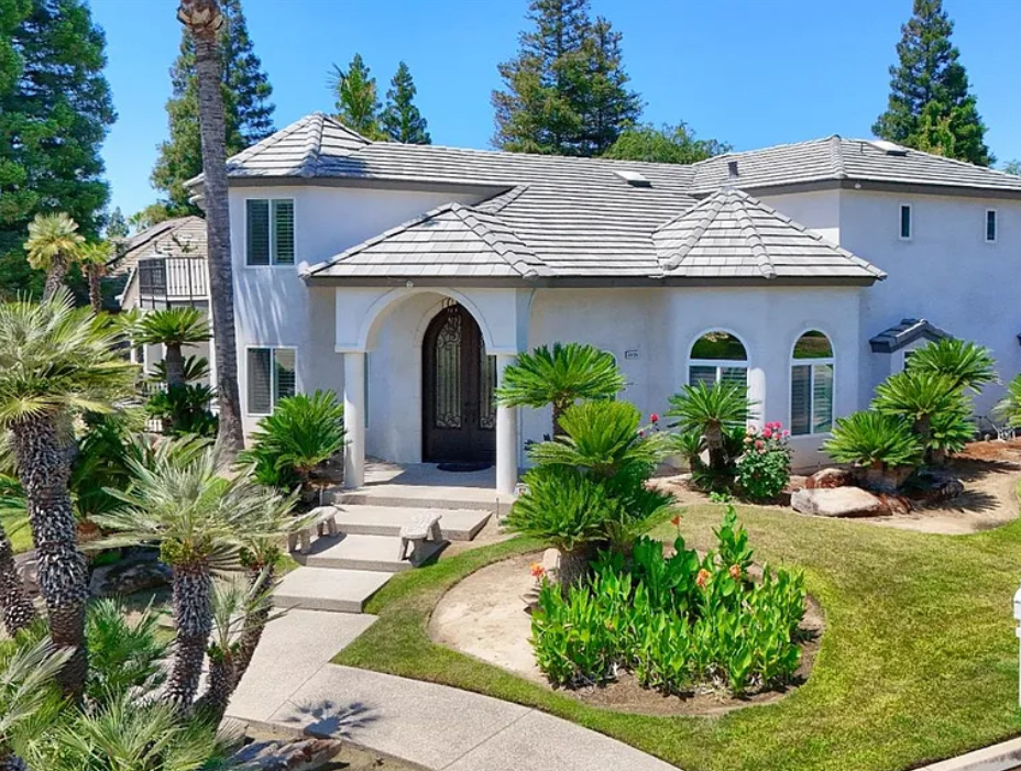 10725 N. Clearlake Lane