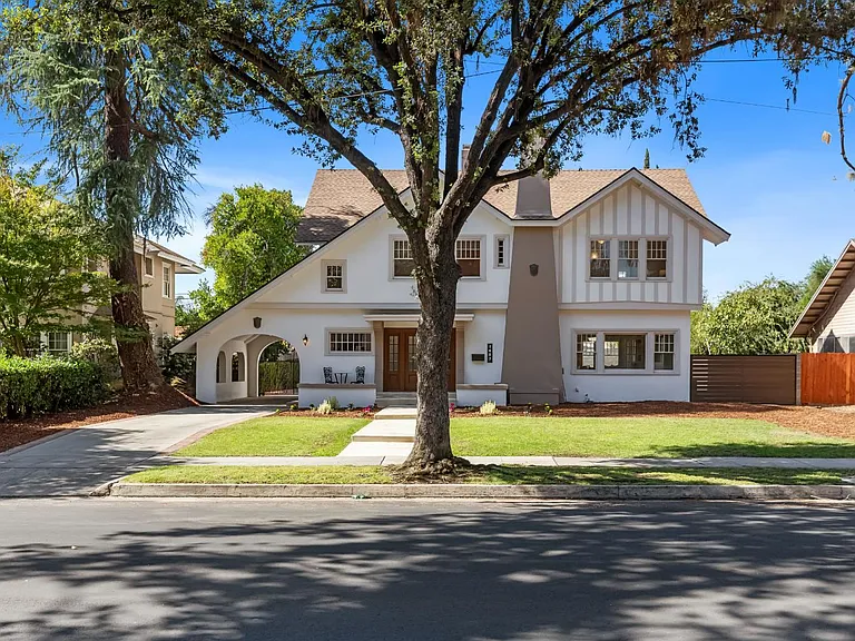 1487 N. Echo Ave